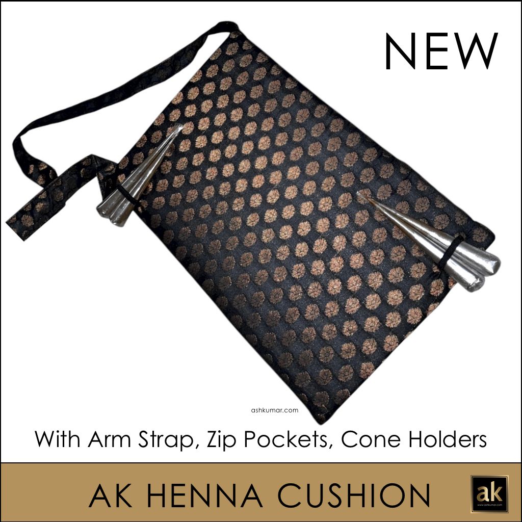 AK HENNA ARTIST CUSHION - BLACK & GOLD